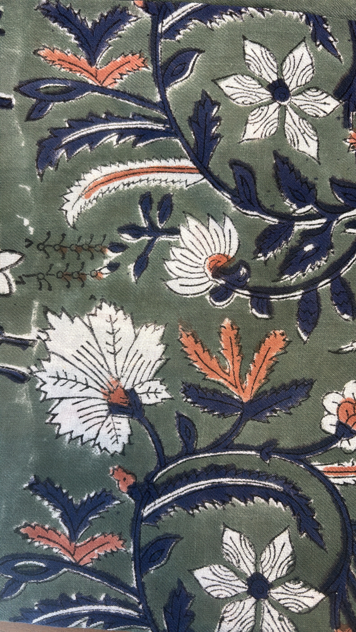 Grand foulard à motifs So Family — vue 17