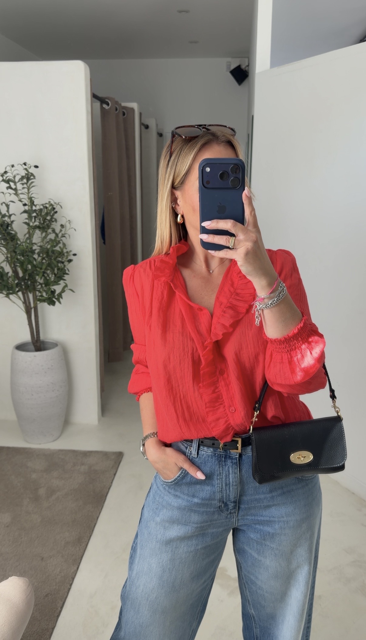 Blouse corail légère resserrée aux manches — vue alternative