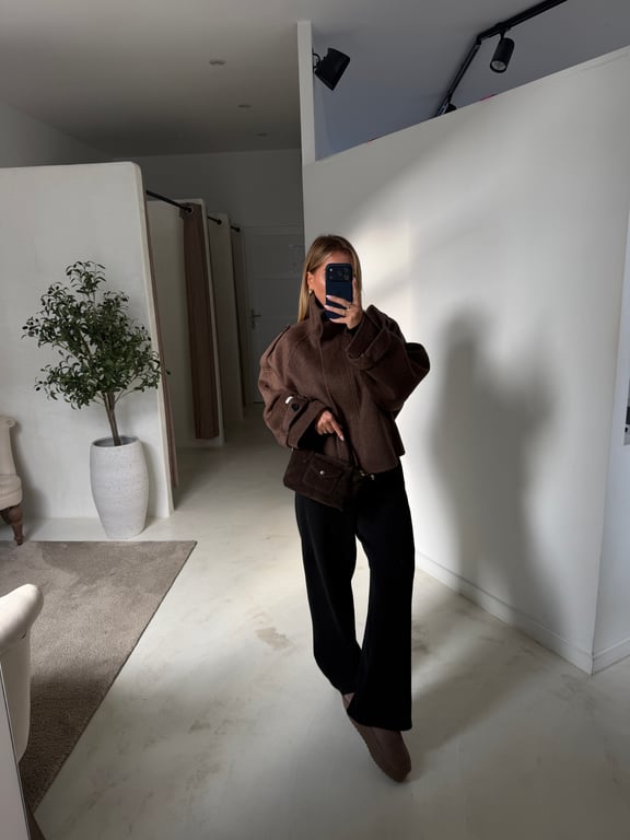 Manteau marron à col structuré