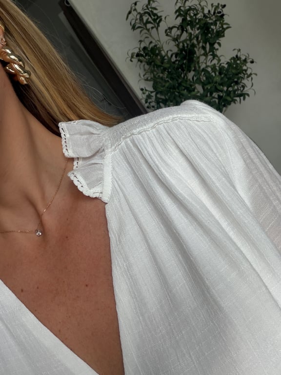 Blouse blanche aux détails froncés — vue alternative