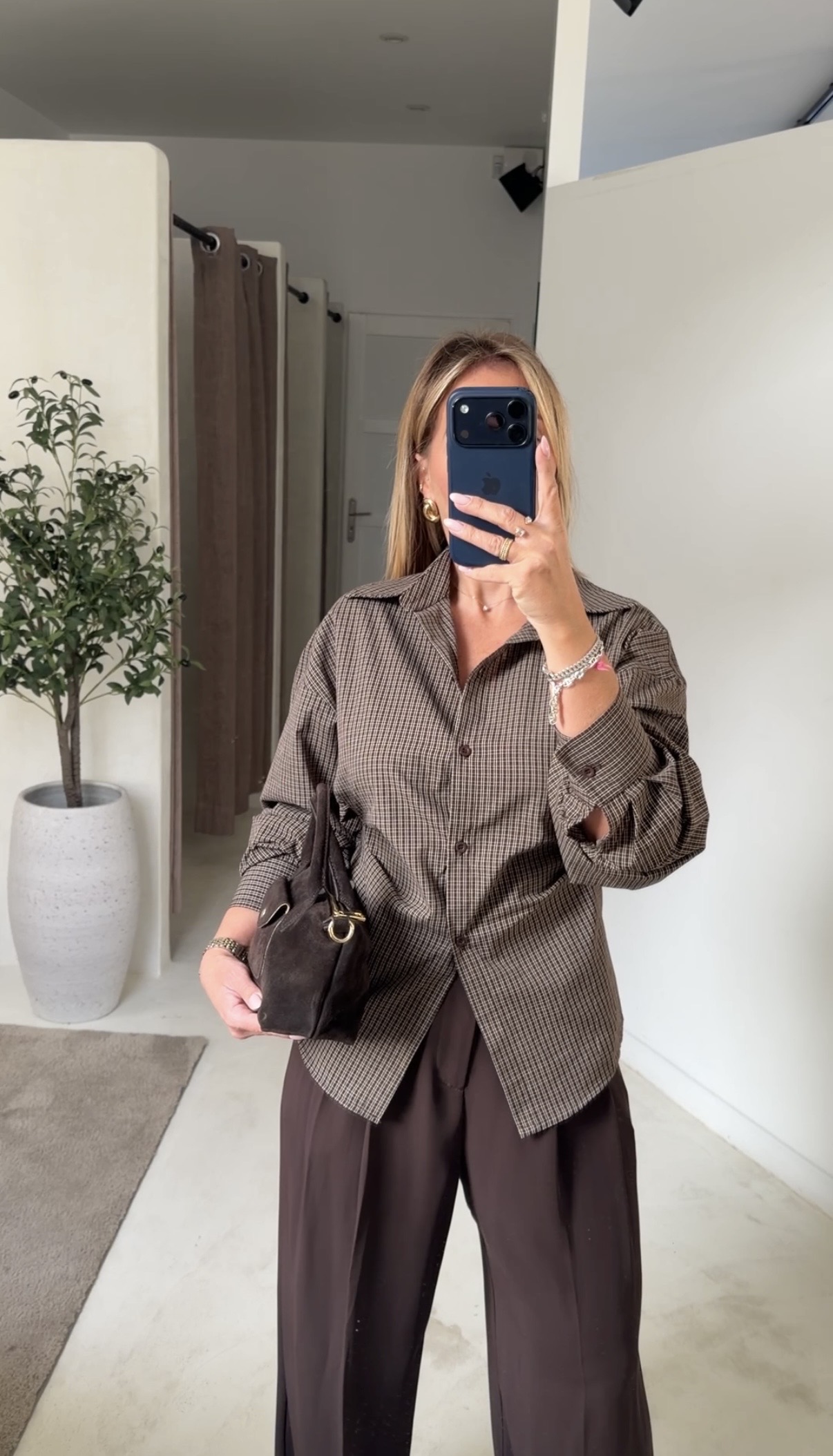 Chemise à carreaux marron cintrée à la taille — vue 2