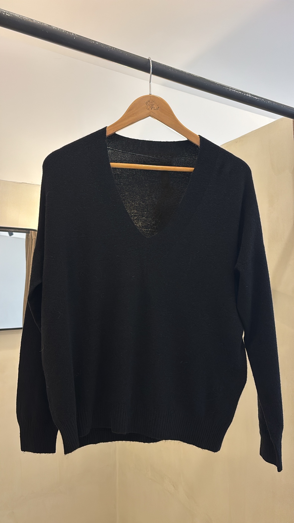 Pulls col V détails côtelés (plusieurs coloris) — vue 6