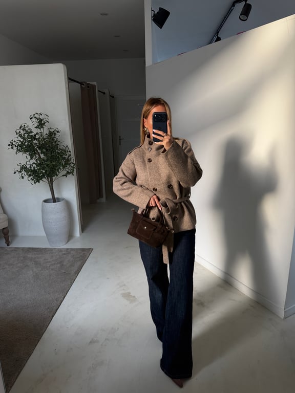 Gilet beige col montant & ceinturé