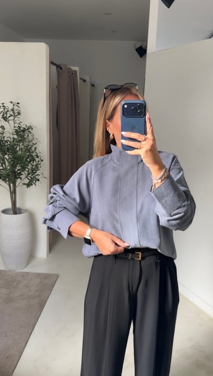 Blouse au toucher doux gris — vue alternative