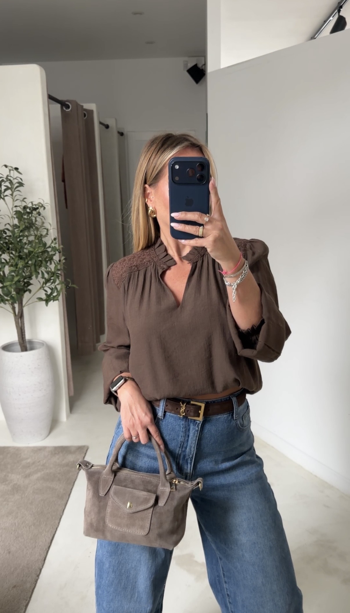 Blouse marron détails broderies aux épaules — vue 2
