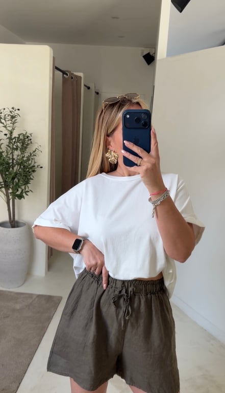 Short en lin kaki — vue alternative