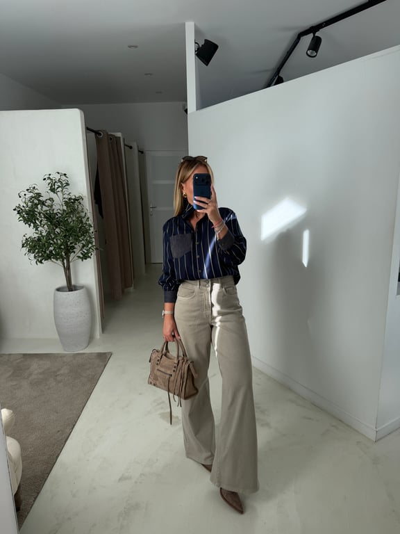 Blouse bleu marine à rayures beige