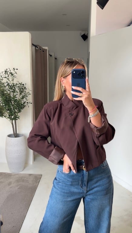 Blazer court asymétrique marron — vue alternative