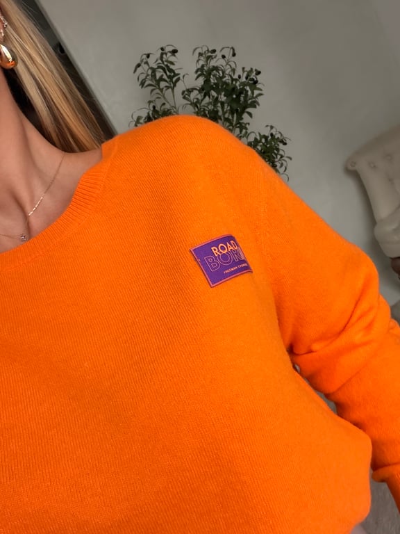 Pull col rond orange flashy — vue alternative