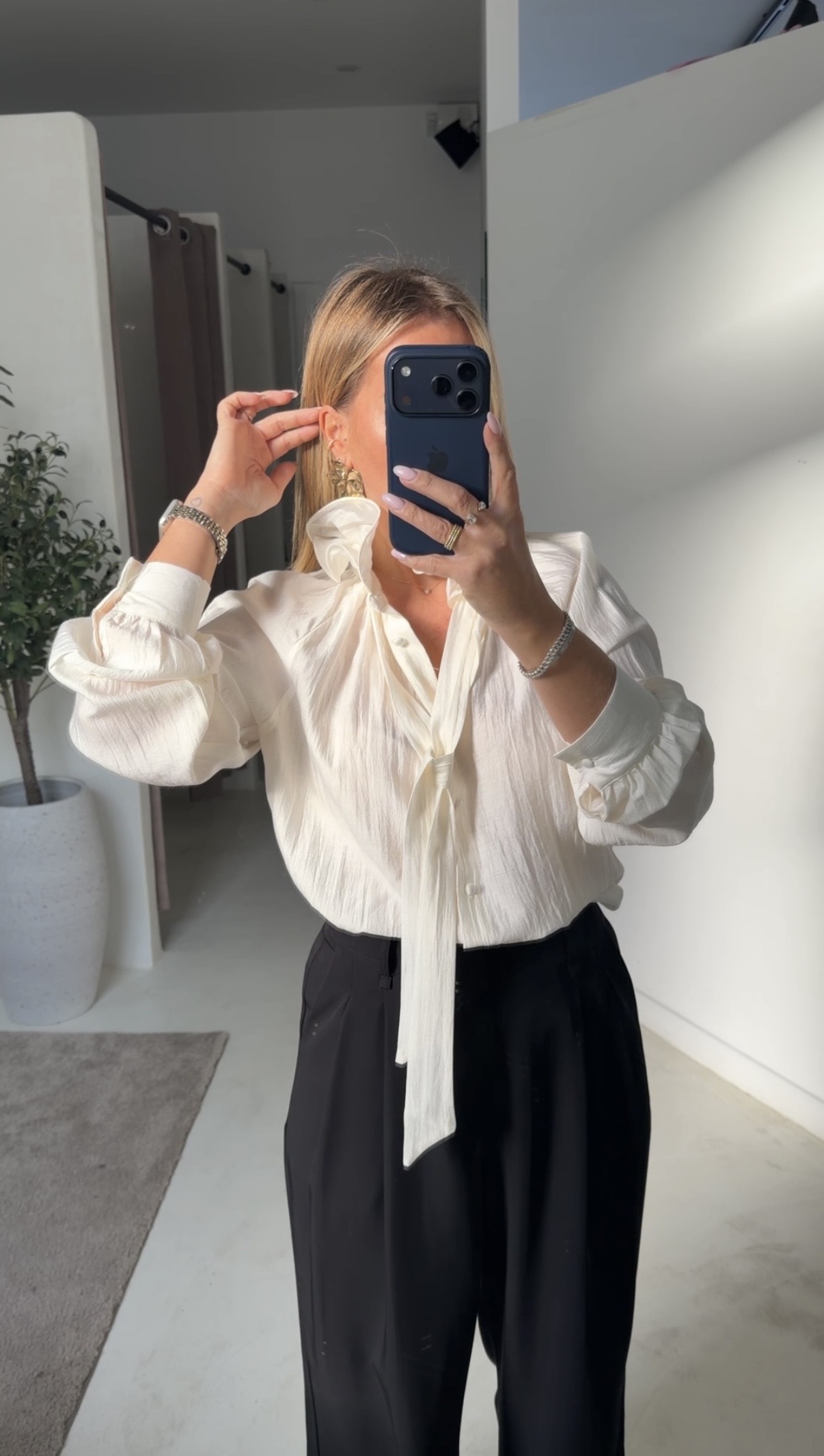 Blouse écru à col élégant — vue 3