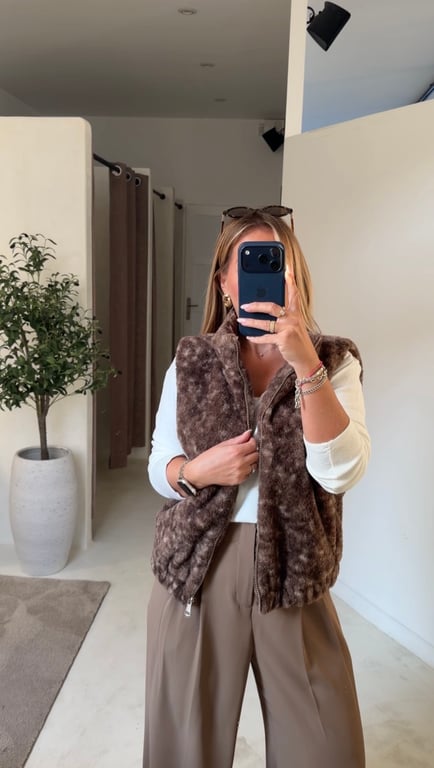 Gilet sans manches molletonné léopard marron — vue alternative