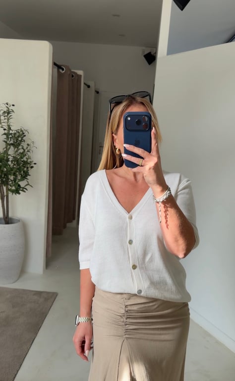 Jupe longue beige avec fente sur le côté — vue alternative