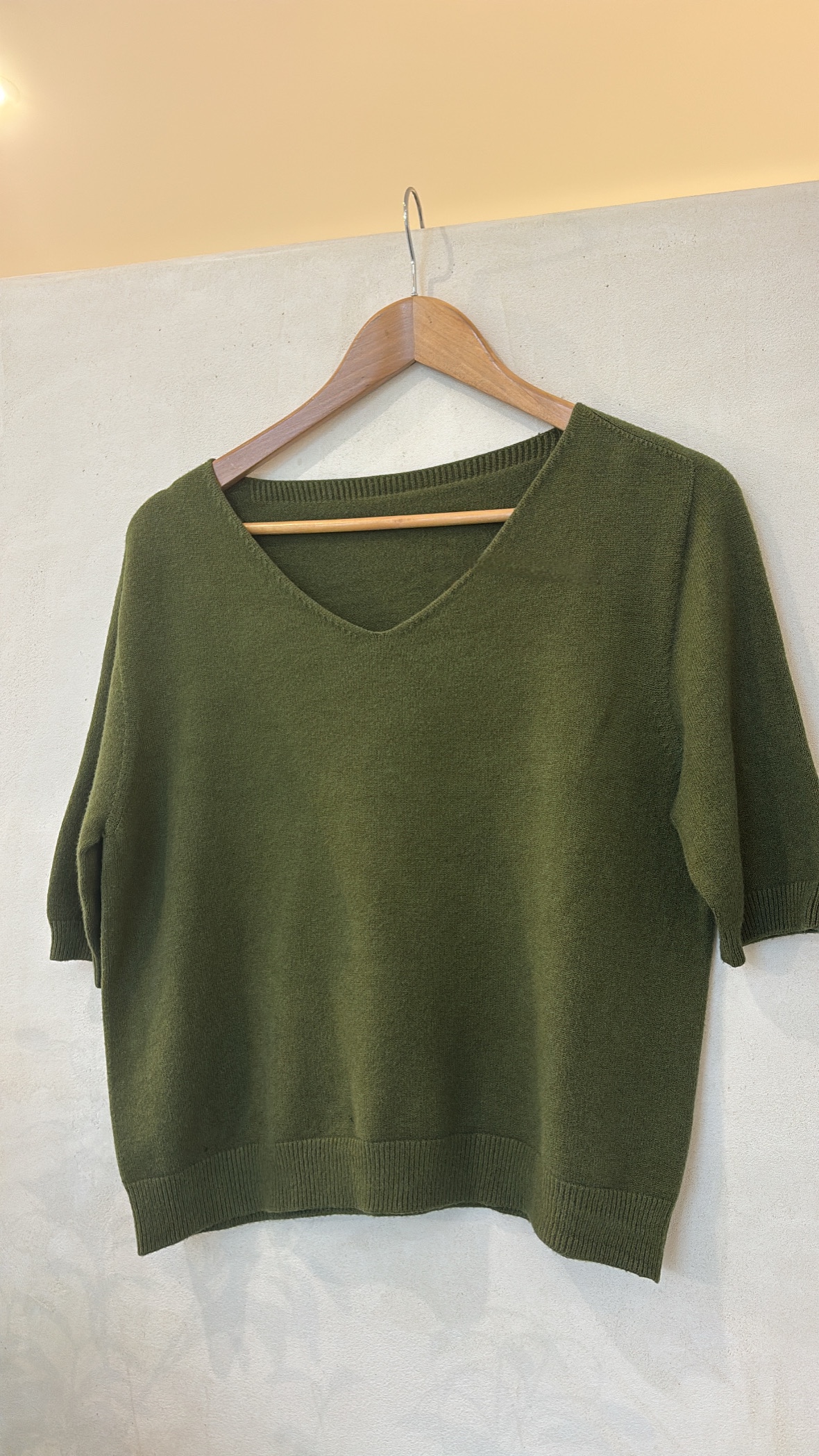 Pulls sans manches col V (plusieurs coloris) — vue 5
