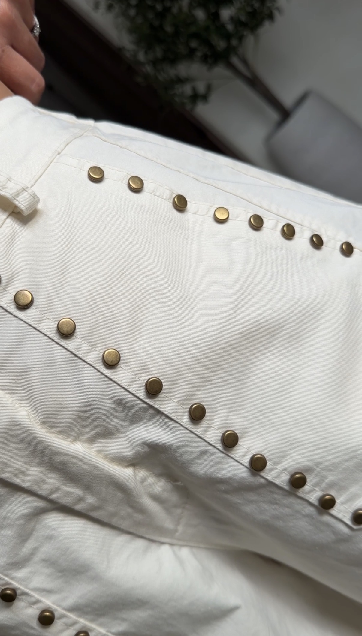 Pantalon barrel écru à clous — vue 2