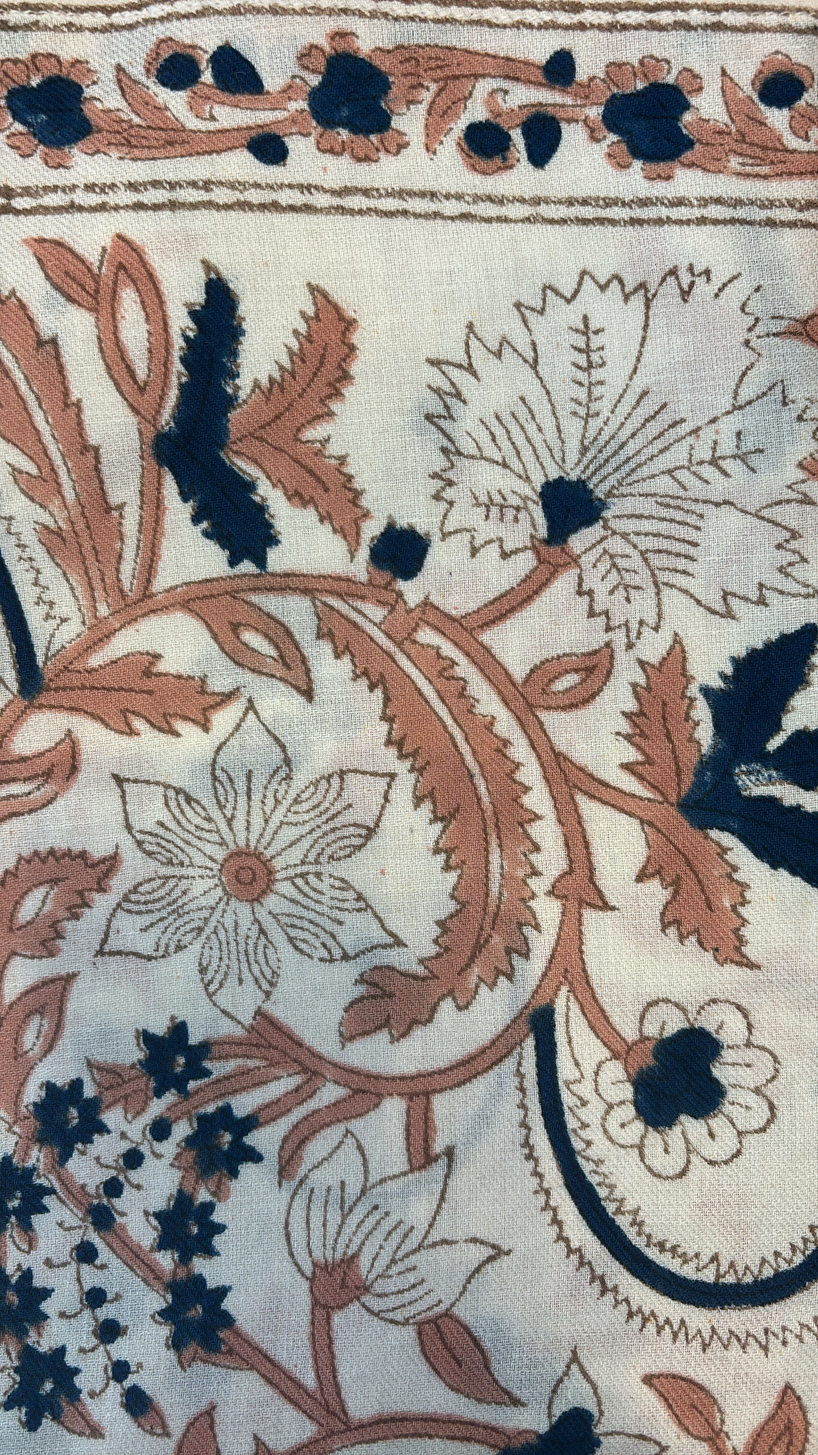 Grand foulard à motifs So Family — vue 12