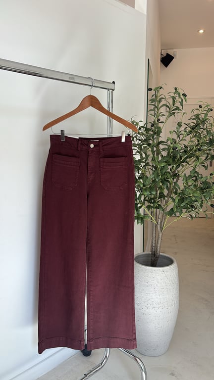 Jean taille haute détails poches bordeaux