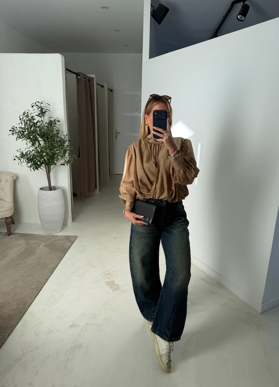 Blouse camel avec noeud sur le devant