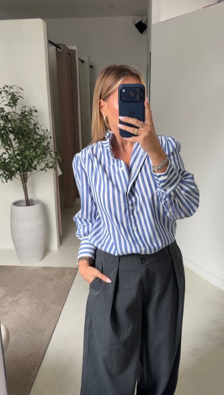 Blouse blanche à rayures bleu — vue alternative