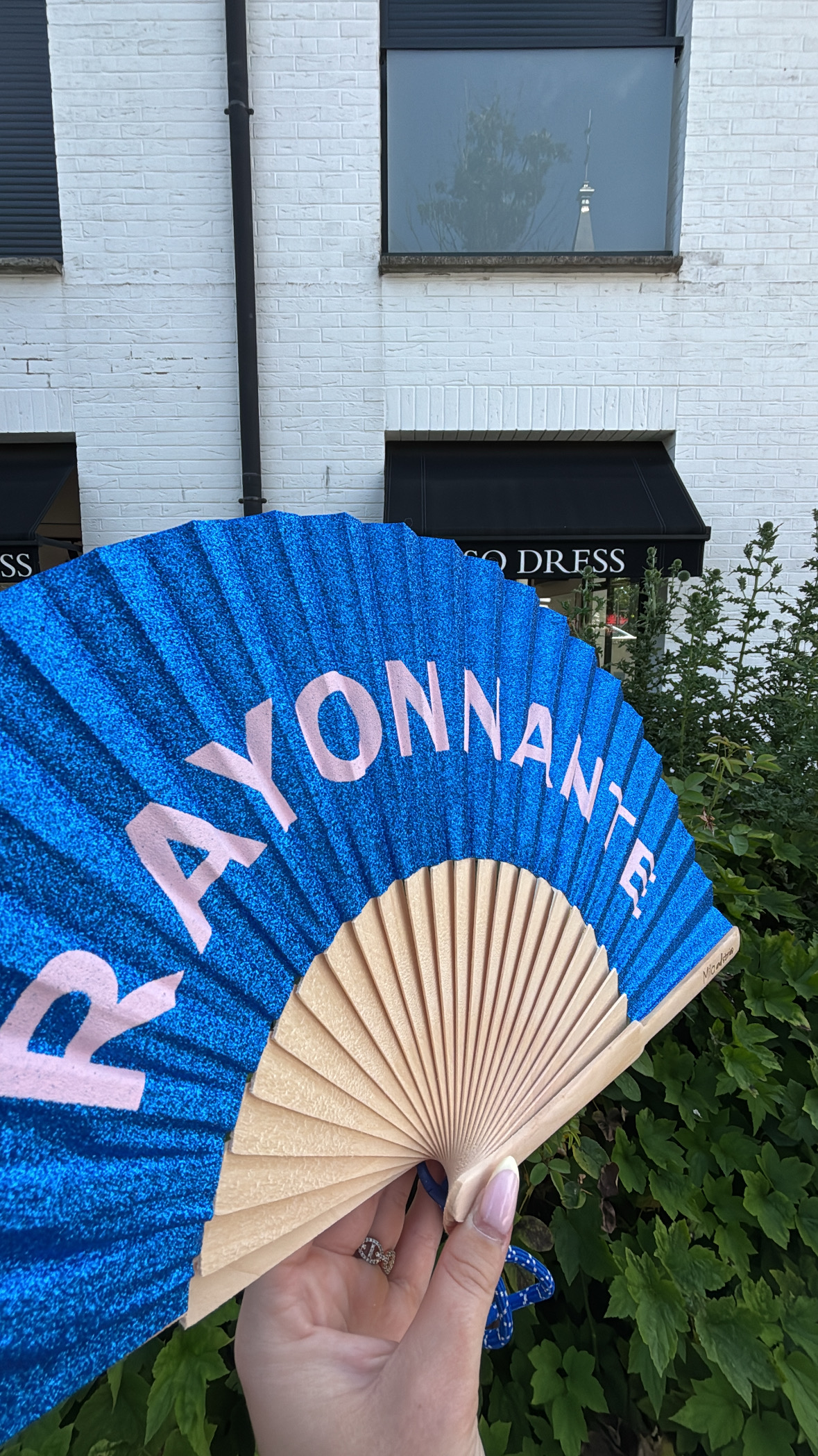 Éventail à paillettes bleu "Rayonnante" — vue 2