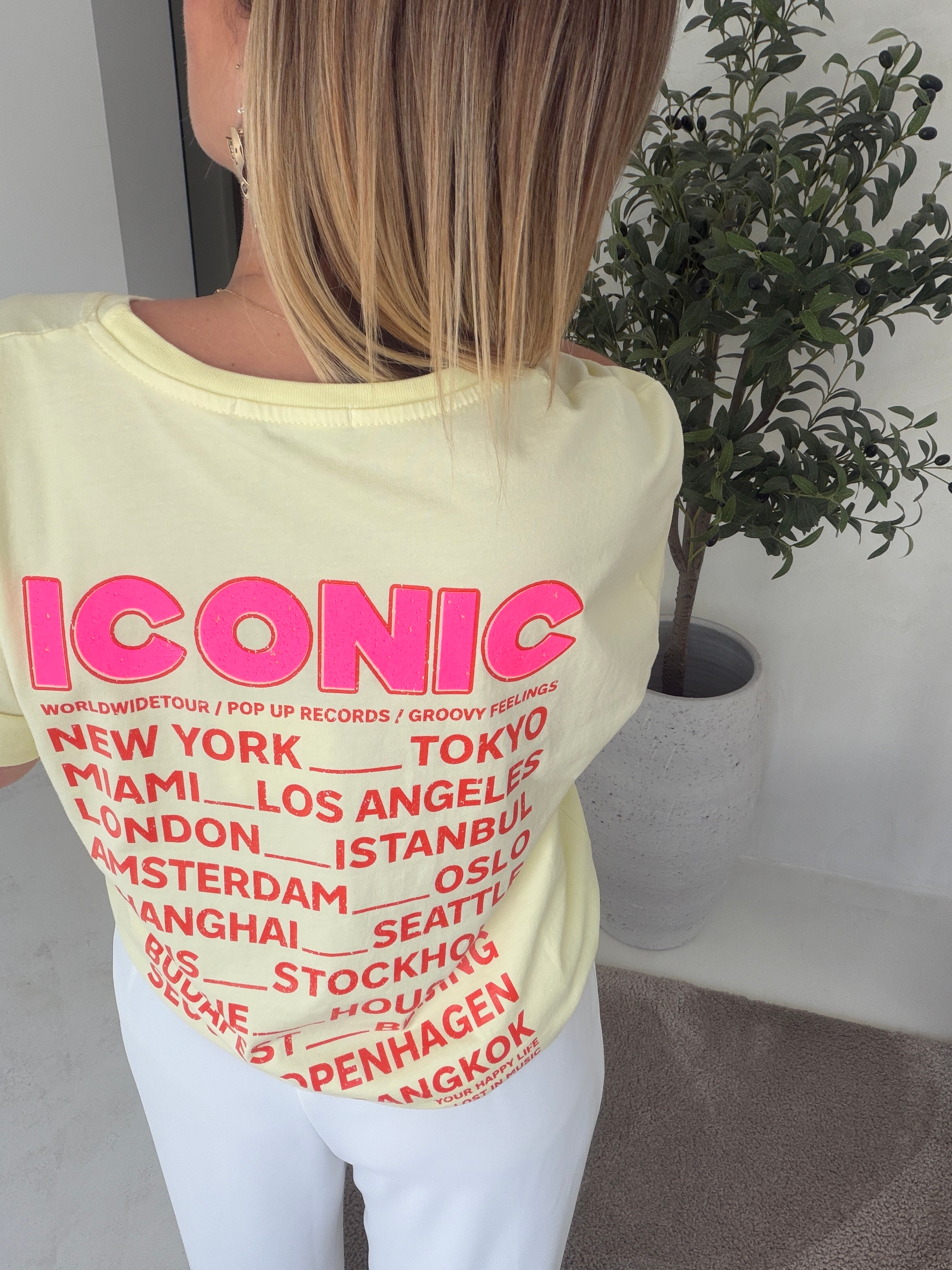 T-shirt jaune « iconic » — vue 3