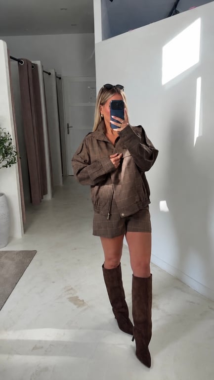 Short à carreaux marron