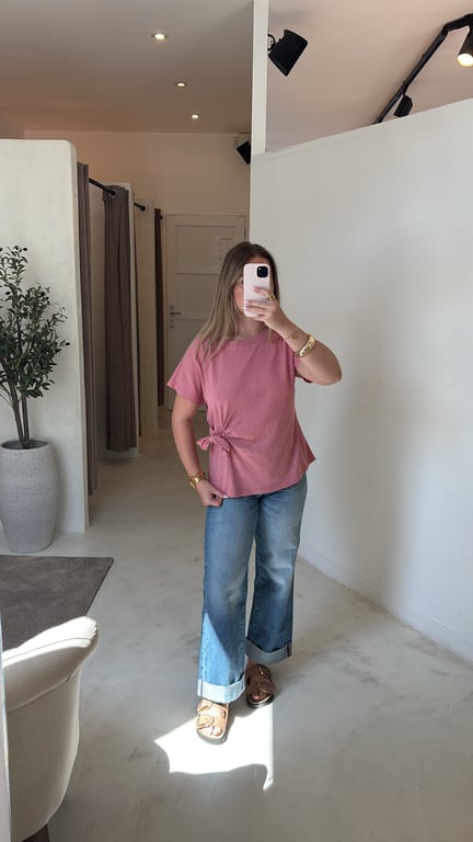 T-shirt rose avec noeud