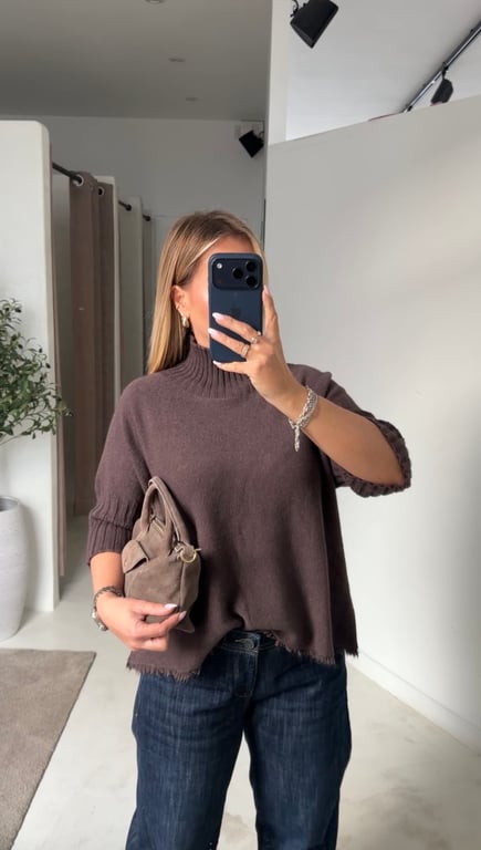 Pull manches courtes marron col funnel — vue alternative
