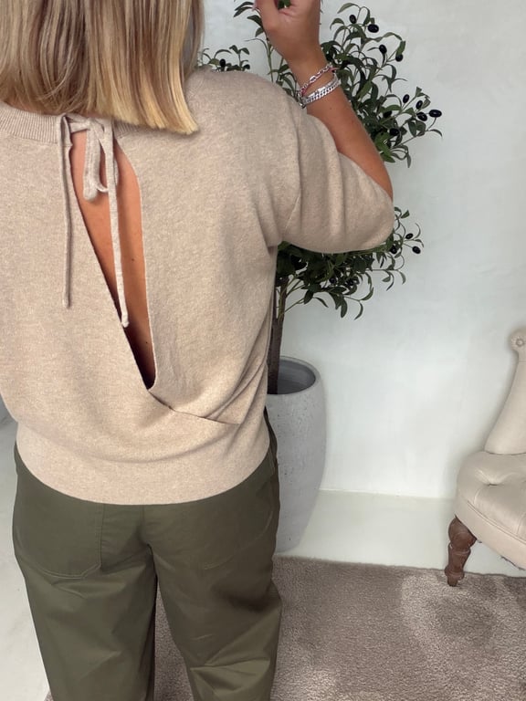 Pull manches courtes beige dos nu croisé — vue alternative