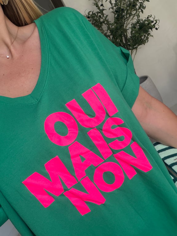 Robe t-shirt longue vert « Oui mais non » — vue alternative