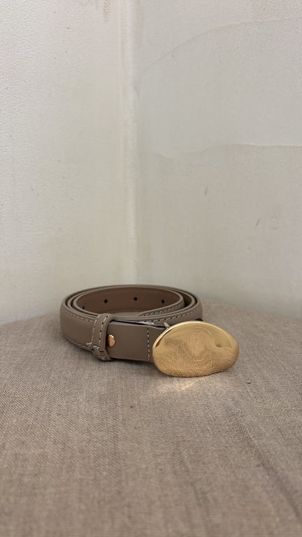 Ceinture croute de cuir taupe & boucle dorée