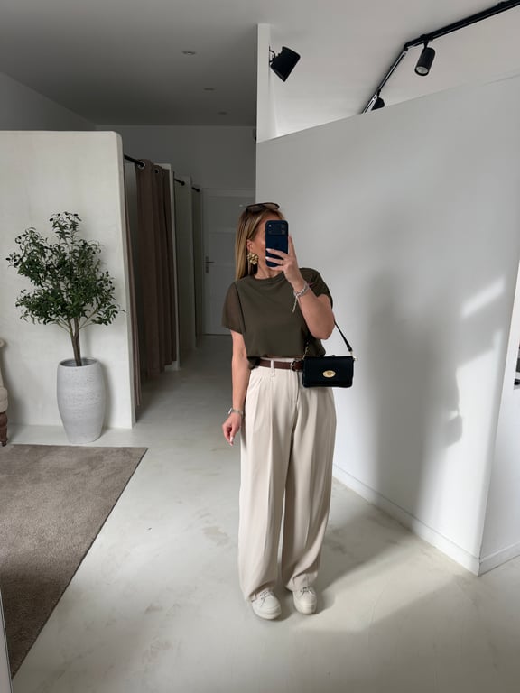 T-shirt kaki avec manches transparentes - Tops & T-shirts | Sodress