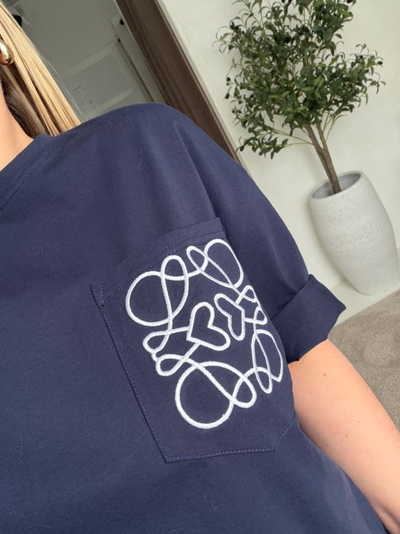 T-shirt court bleu marine avec poche et broderies - Tops & T-shirts | Sodress - Vue alternative