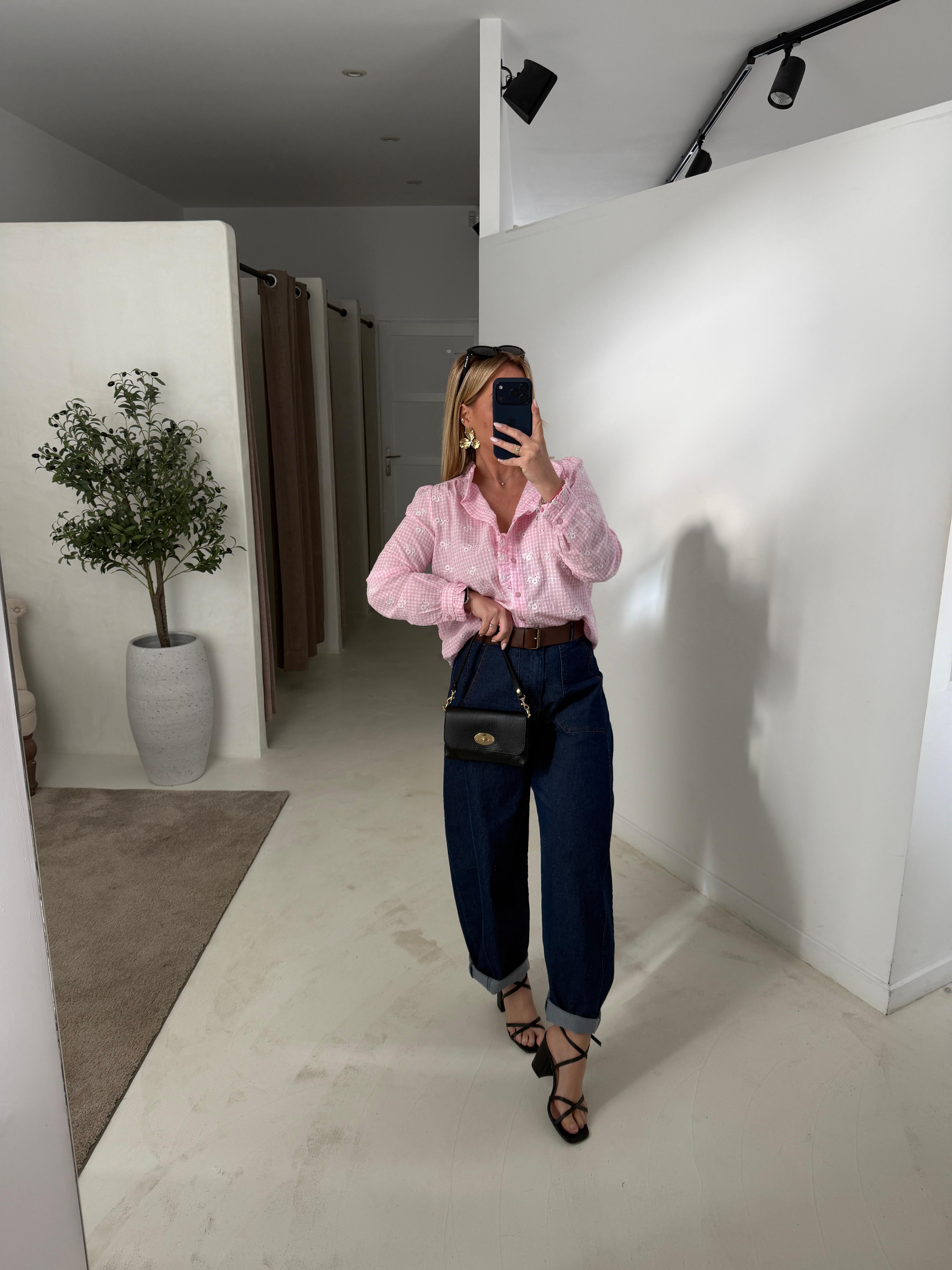 Blouse à carreaux rose broderies fleurs — vue 2