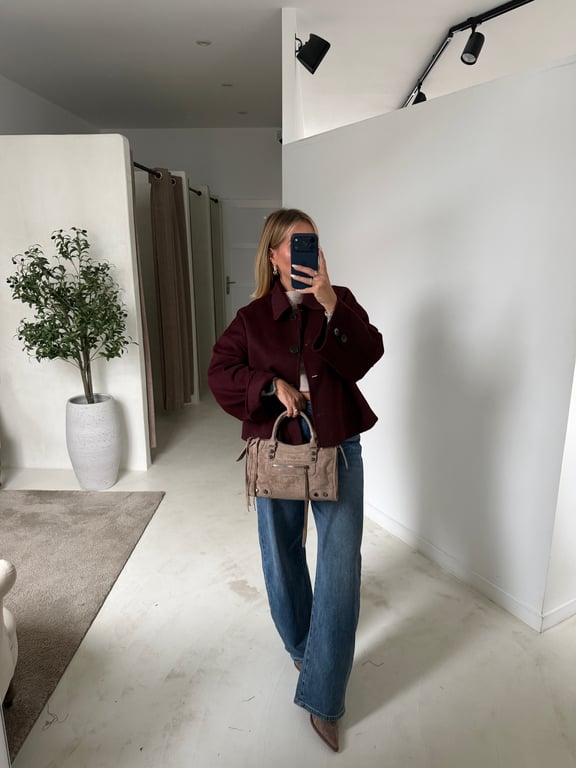 Manteau court oversize bordeaux