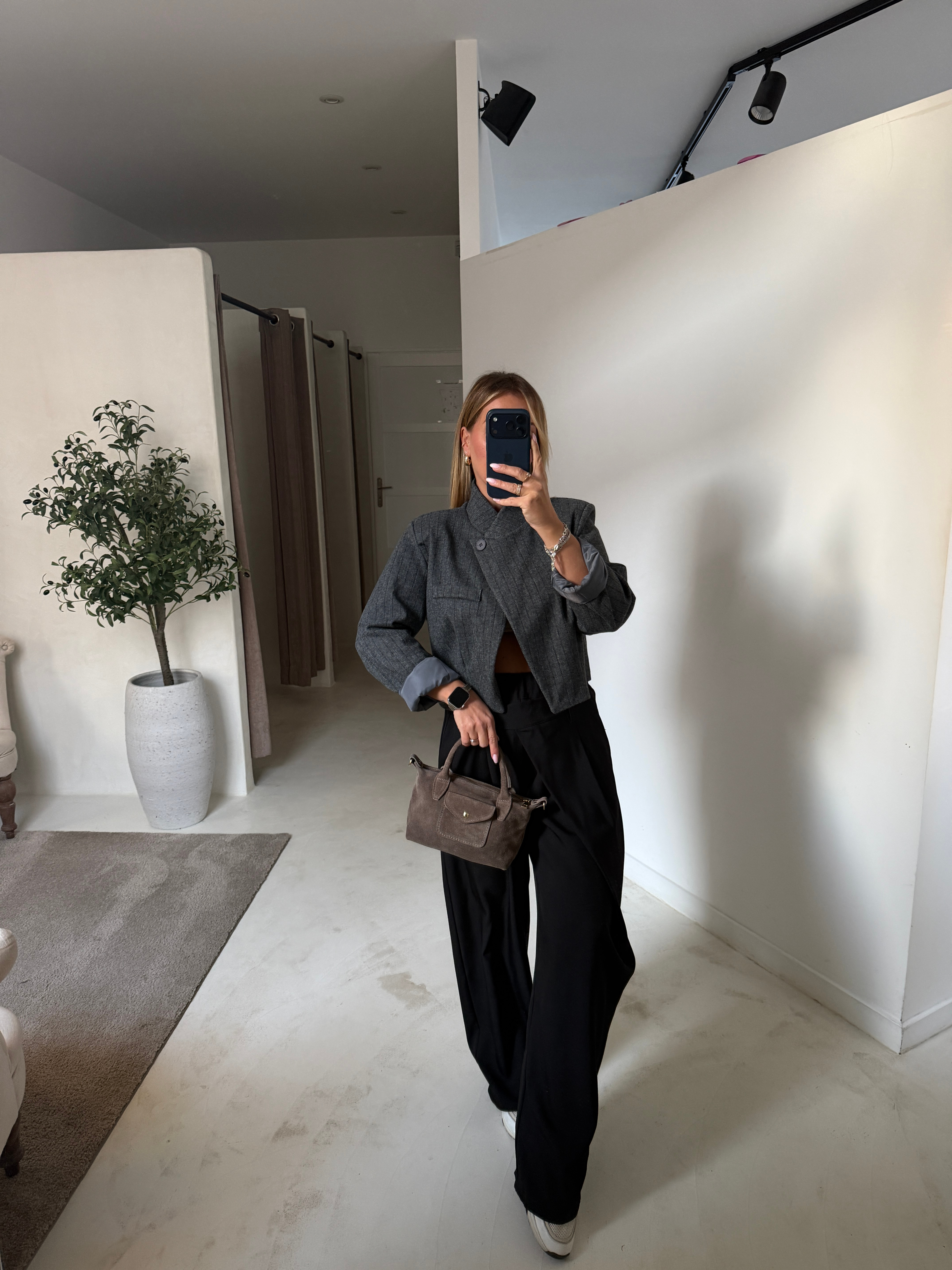 Pantalon noir à fermeture asymétrique — vue 2