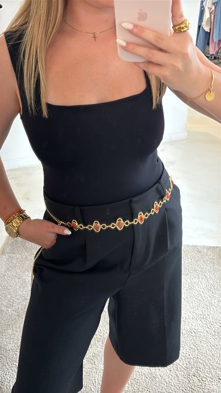 Ceinture en chaîne dorée avec perles oranges
