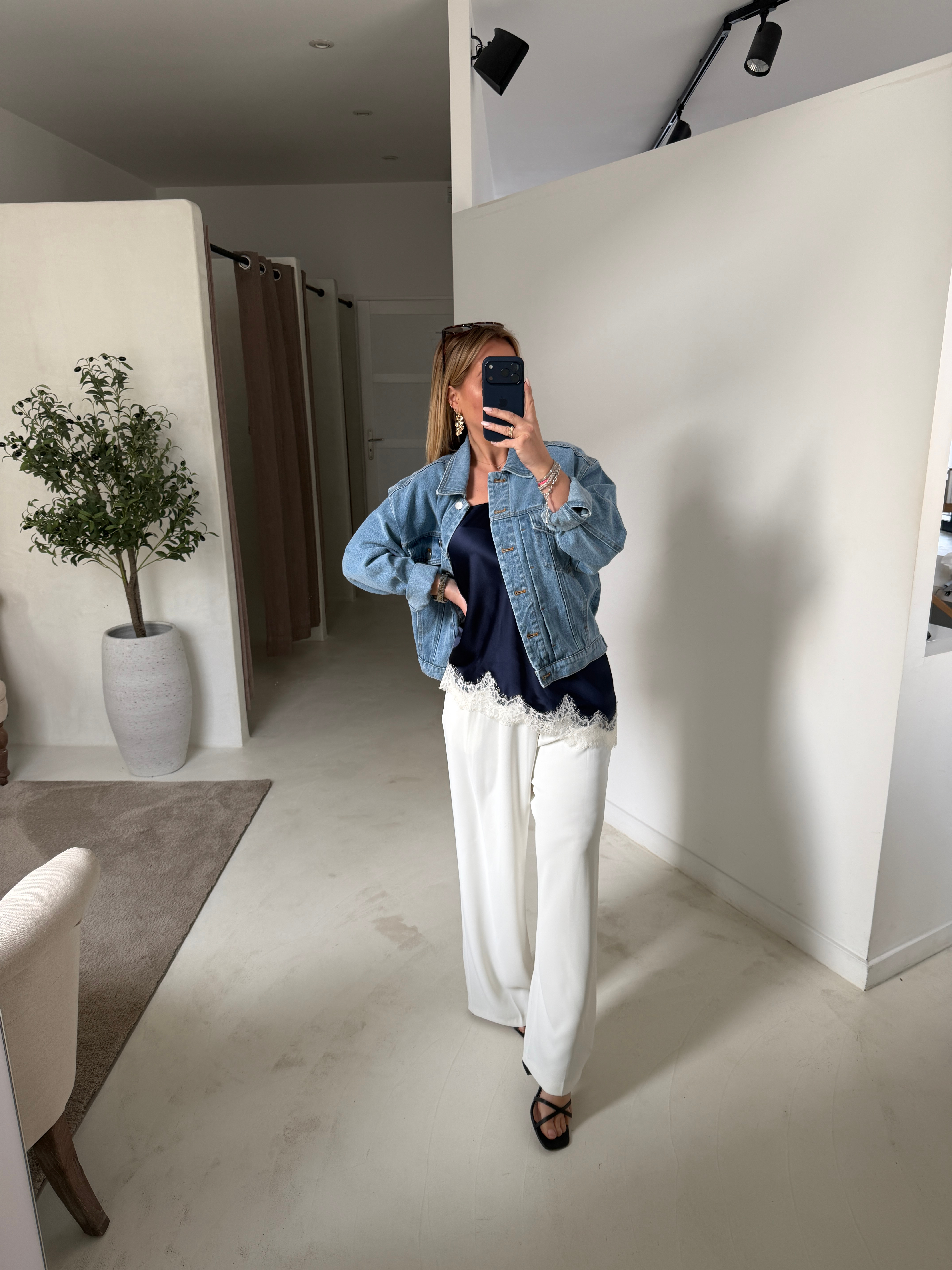 Bustier/Jupe satiné bleu marine asymétrique avec dentelle — vue 3