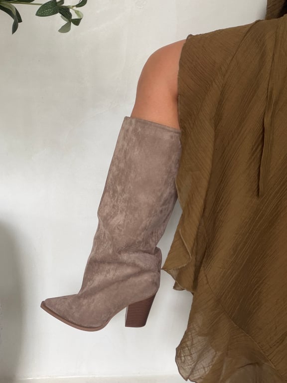 Bottes hautes beige bout pointu