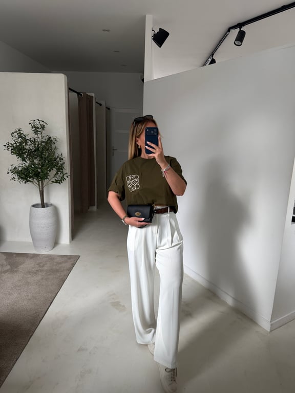 T-shirt court kaki avec poche et broderies