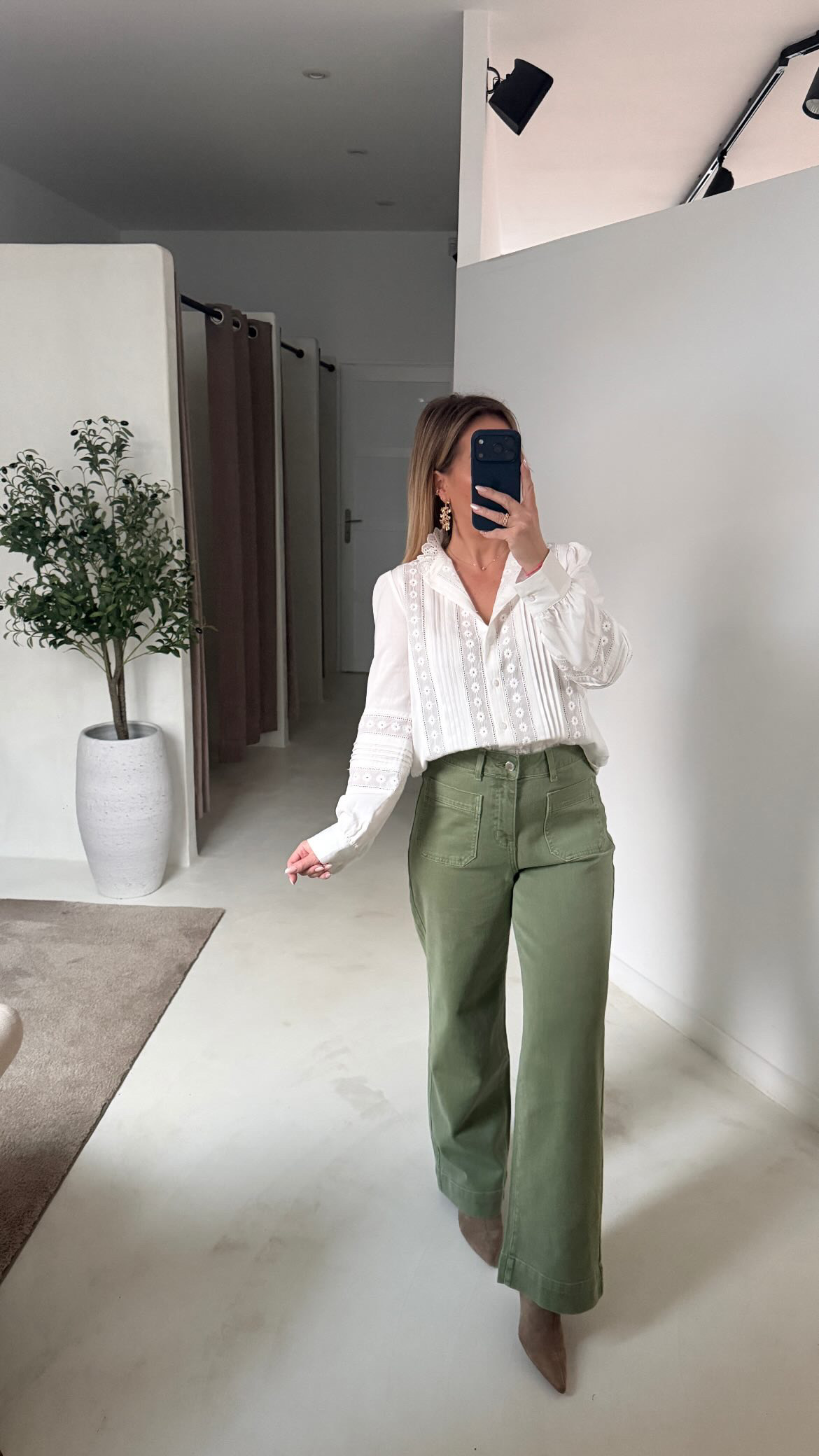 jean taille haute détails poches kaki