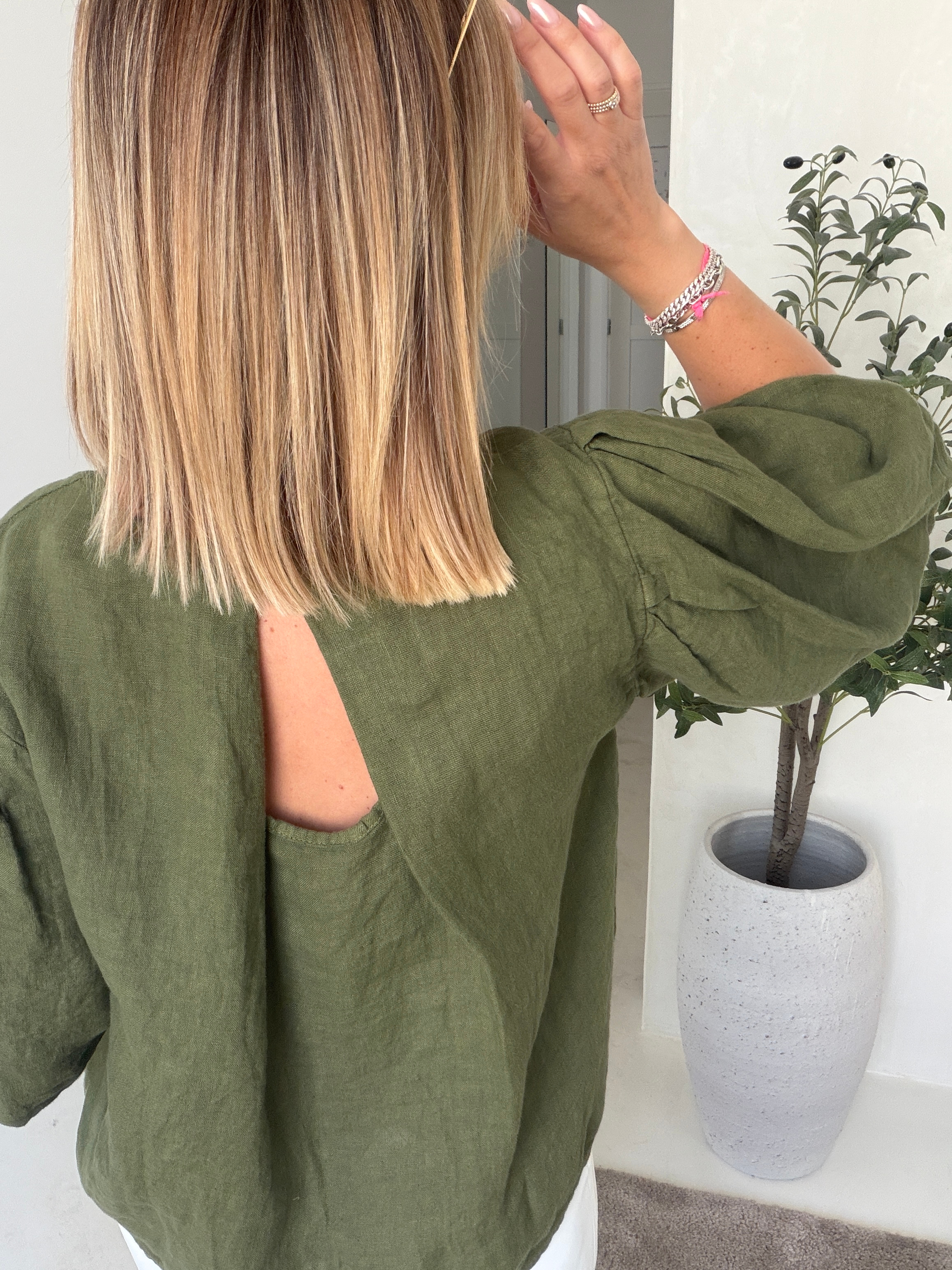 Blouse en lin kaki manches bouffantes — vue 3