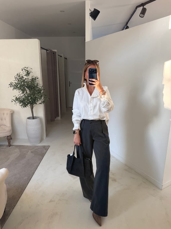 Blouse blanche en coton à col élégant