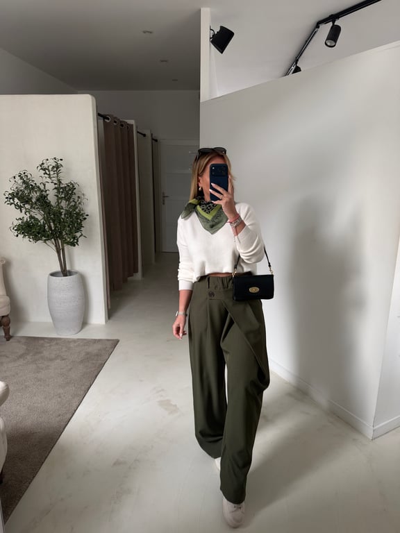Pantalon large kaki asymétrique