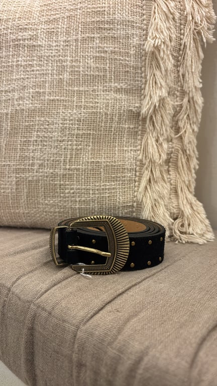 Ceinture noire en cuir avec clous dorés — vue alternative