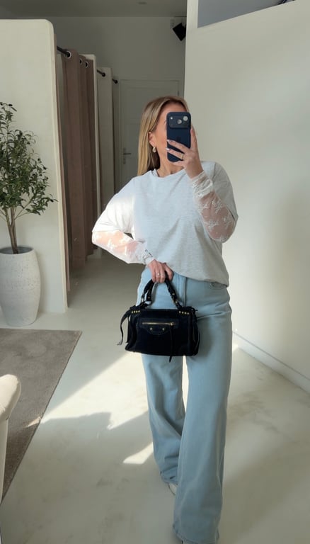 T-shirt gris avec manches en dentelle - Tops & T-shirts | Sodress