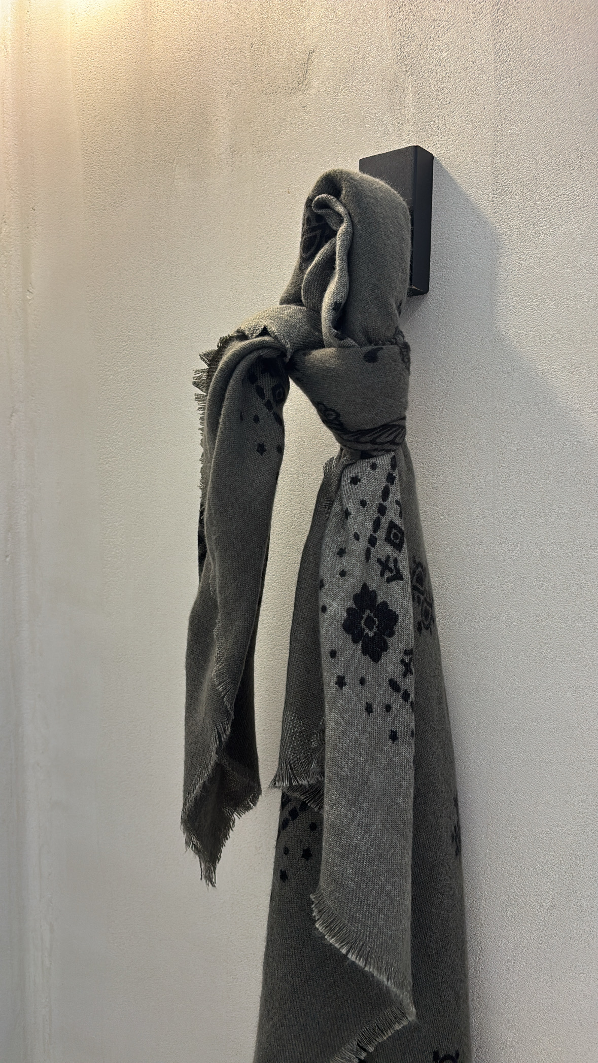 Foulard en laine motif bandana — vue 2