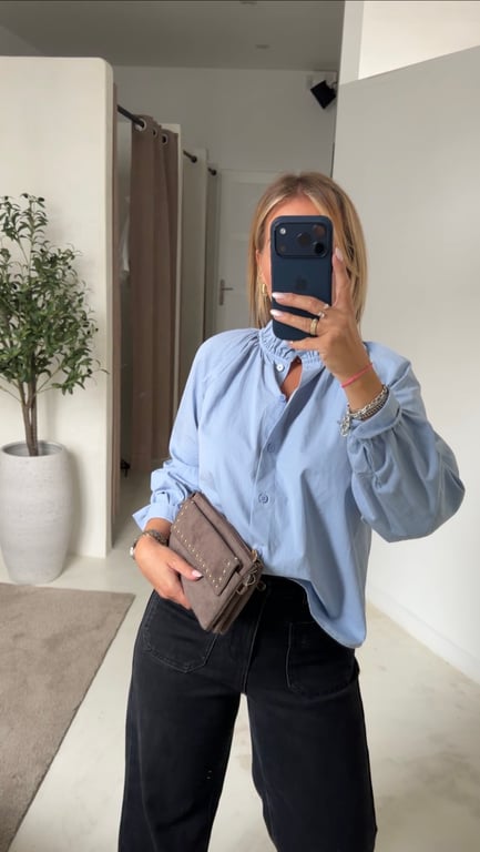 Blouse bleu à col élégant