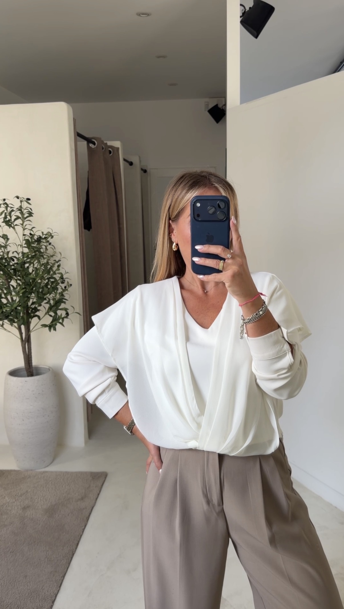 Blouse col V écru — vue 2