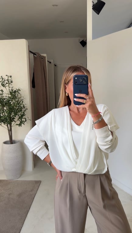 Blouse col V écru — vue alternative