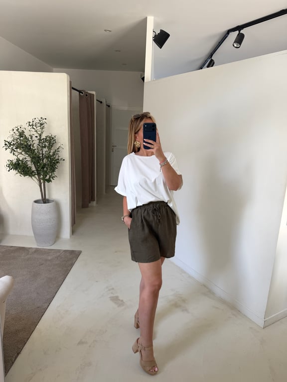 Short en lin kaki